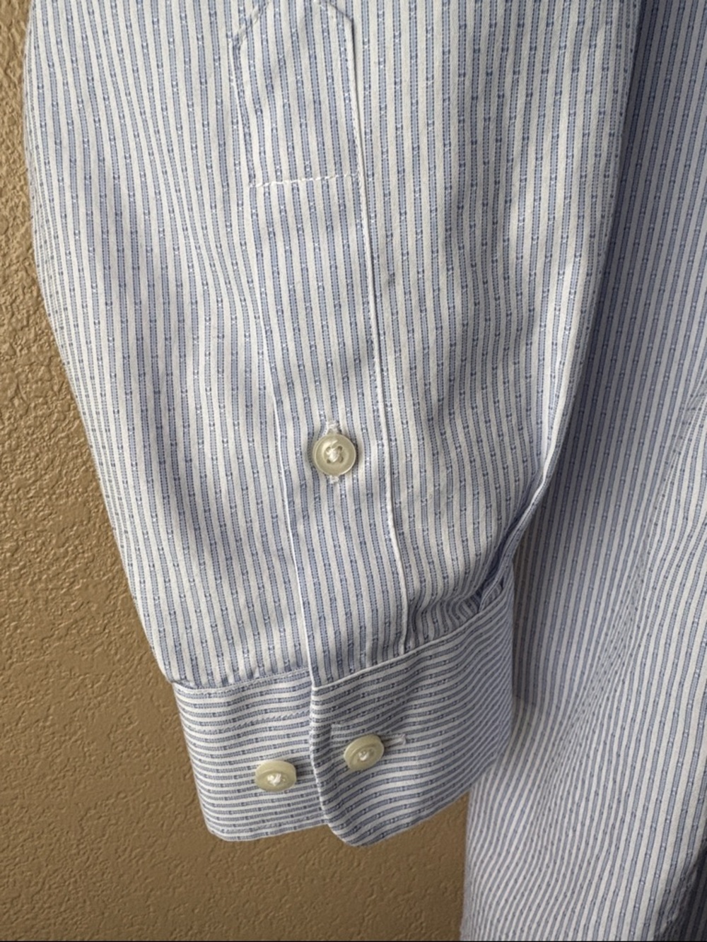 Kirkland Signature Light Blue and White Pinstripe Button-Down Shirt - Picture 4 of 5